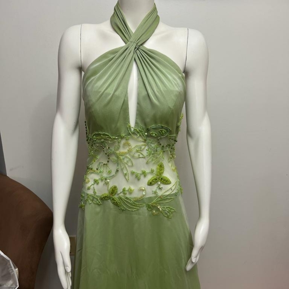 Dress - Picture 1 of 3